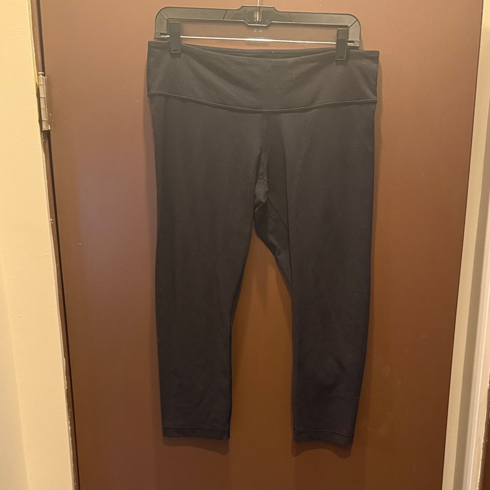 Lululemon Black Capri Leggings - 22”